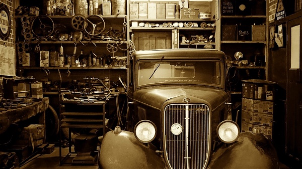 Few Car Garage Maintenance Tips For An Elegant Garage Look